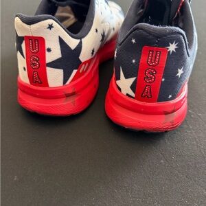 Limited Edition Women's Brooks Launch
8- Stars & Stripes